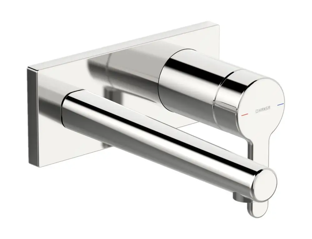 Einhebelmischer mit runder Griffoberfläche in verchromtem Finish, montiert an quadratischer Rosette. HANSADESIGNO Design erkennbar.